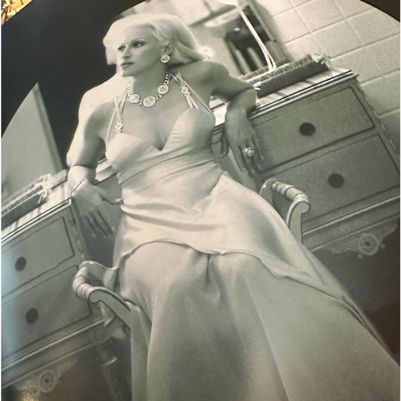 Madonna Drowned World Tour 2001 Official Concert Program Art Book - Picture 8 of 10